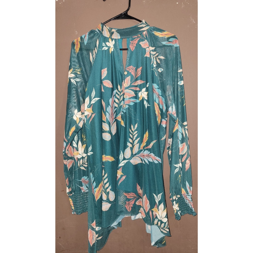 Beautiful green floral long sleeve